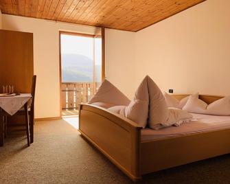 Laugen Cafe, Pizza, B&b - San Felice - Sala de estar