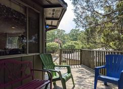 Tree House Condo! Great Location! Steps From Campus! - Oxford - Balcony