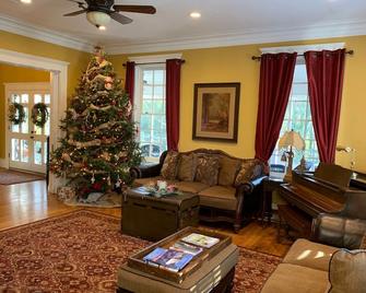 Bama Bed & Breakfast Campus - Tuscaloosa - Living room