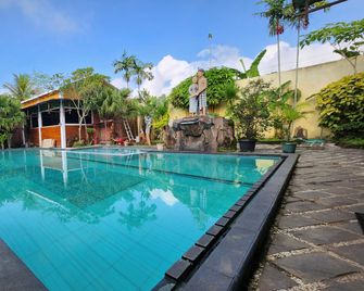 Siti Villa Srimpi - Magelang - Pool