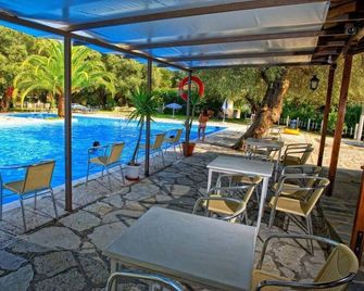 Thalero Holidays Center - Ligia - Piscină