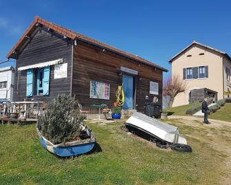 Gite l'Escale - Baudrières - Edificio