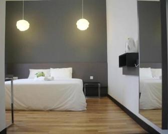Fuller Hotel - Alor Setar - Bedroom