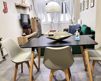 Zeus Stylish Luxury Business Suite In The Heart Of Athens - Atenas - Sala de jantar