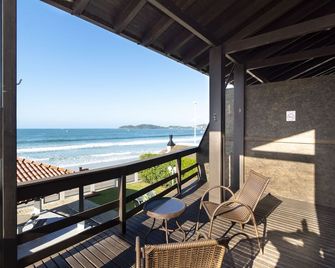 邦比尼亞斯基亞奧拉飯店 - Bombinhas - 陽台