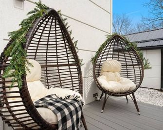 Luxe Lodges on Lake Erie - Port Dover - Patio