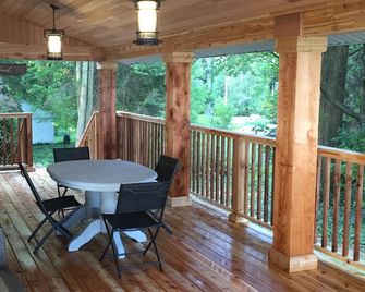 White Sand Beach Paradise In Canada's South Coast - Fort Erie - Balcony