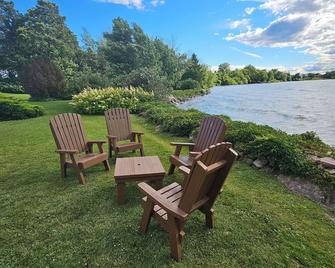 Motel Lac St-Louis - Salaberry-de-Valleyfield - Patio