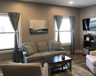 Historical Building Charm With Complete Updates In Downtown Cheboygan! - Cheboygan - Living room