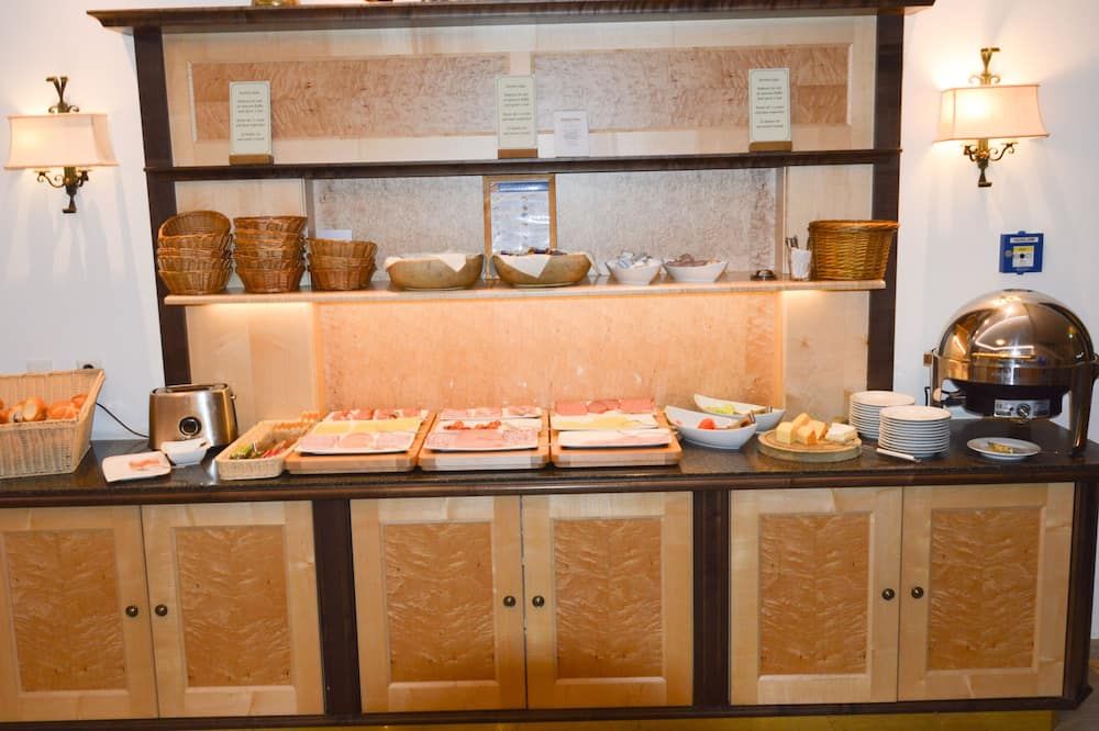 Stoll's Hotel Alpina - שונאו אם קונגיסי - בופה