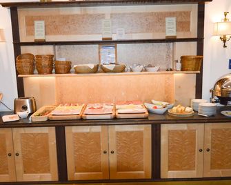 Stoll's Hotel Alpina - שונאו אם קונגיסי - בופה