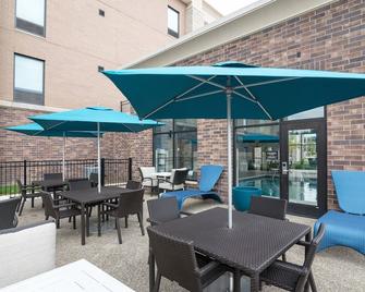 Hampton Inn & Suites - Allen Park - Allen Park - Patio