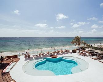 Ama Ibiza Beachfront Suites - Сан-Жорді - Басейн