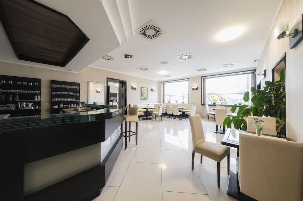 Hotel Astory Plzen - Pilsen - מסעדה