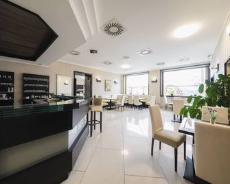 Hotel Astory Plzen - Plzeň - Restaurant