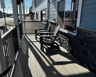 Dock Street Inn - Westport - Varanda