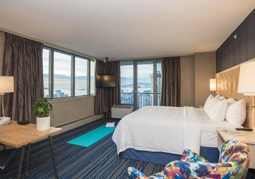 Blue Horizon Hotel C$ 208 (C̶$̶ ̶5̶9̶3̶). Vancouver Hotel Deals
