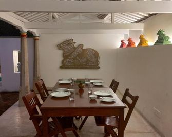 Mangala Heritage by LuxUnlock Private Villas - Tharangambadi - Comedor