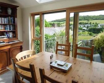 2 West View - Grange-over-Sands - Dining room