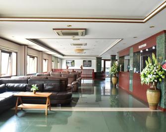 Hungheuang Hotel - Savannakhet - Hall d’entrée