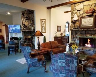 Tuscan Manor - Eureka Springs