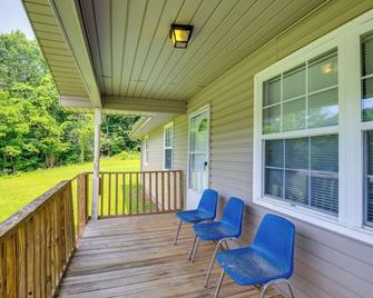 Huntsville Vacation Rental w/ Fire Pit - Huntsville - Balcón