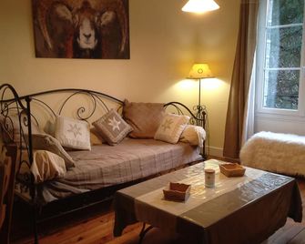 Villa L'autre vie Là - 拉布爾布勒 - 客廳