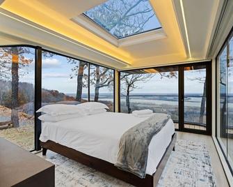Paradise Point on Arkansas River Pod with Fire Pit - Muskogee - Bedroom