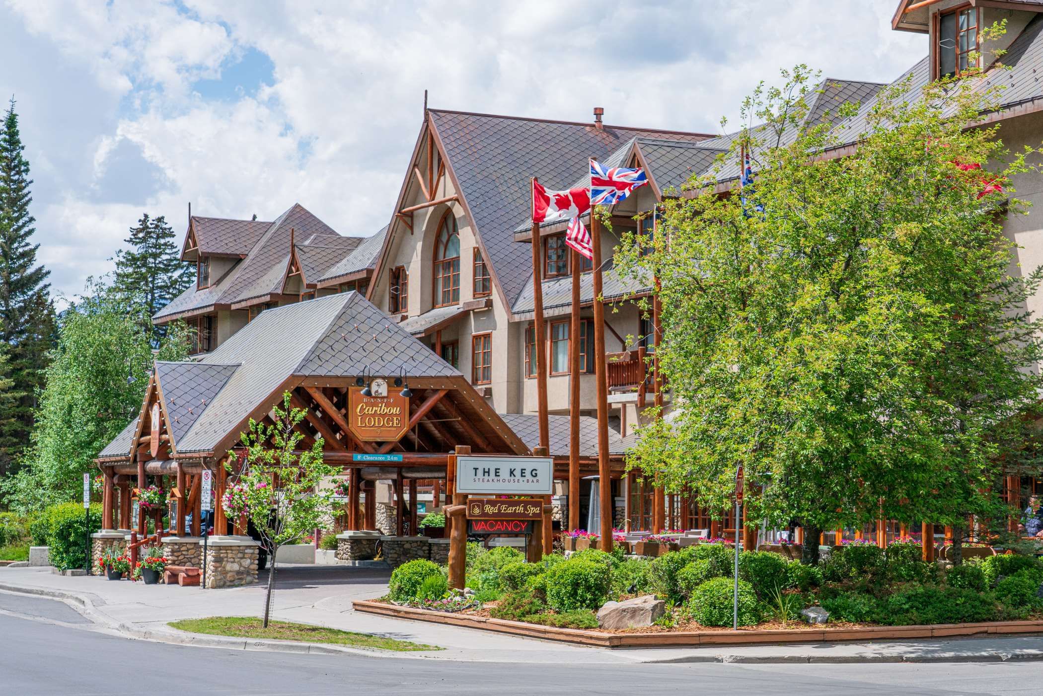 Banff Caribou Lodge & Spa C$ 138 (C̶$̶ ̶1̶,̶0̶7̶5̶). Banff Hotel