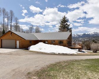 Welcome To Lucky Cub Ranch! - Alpine - Gebäude