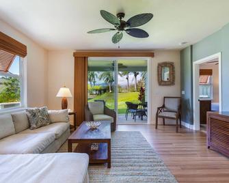 Pili Mai Condo Rentals - Koloa - Salon