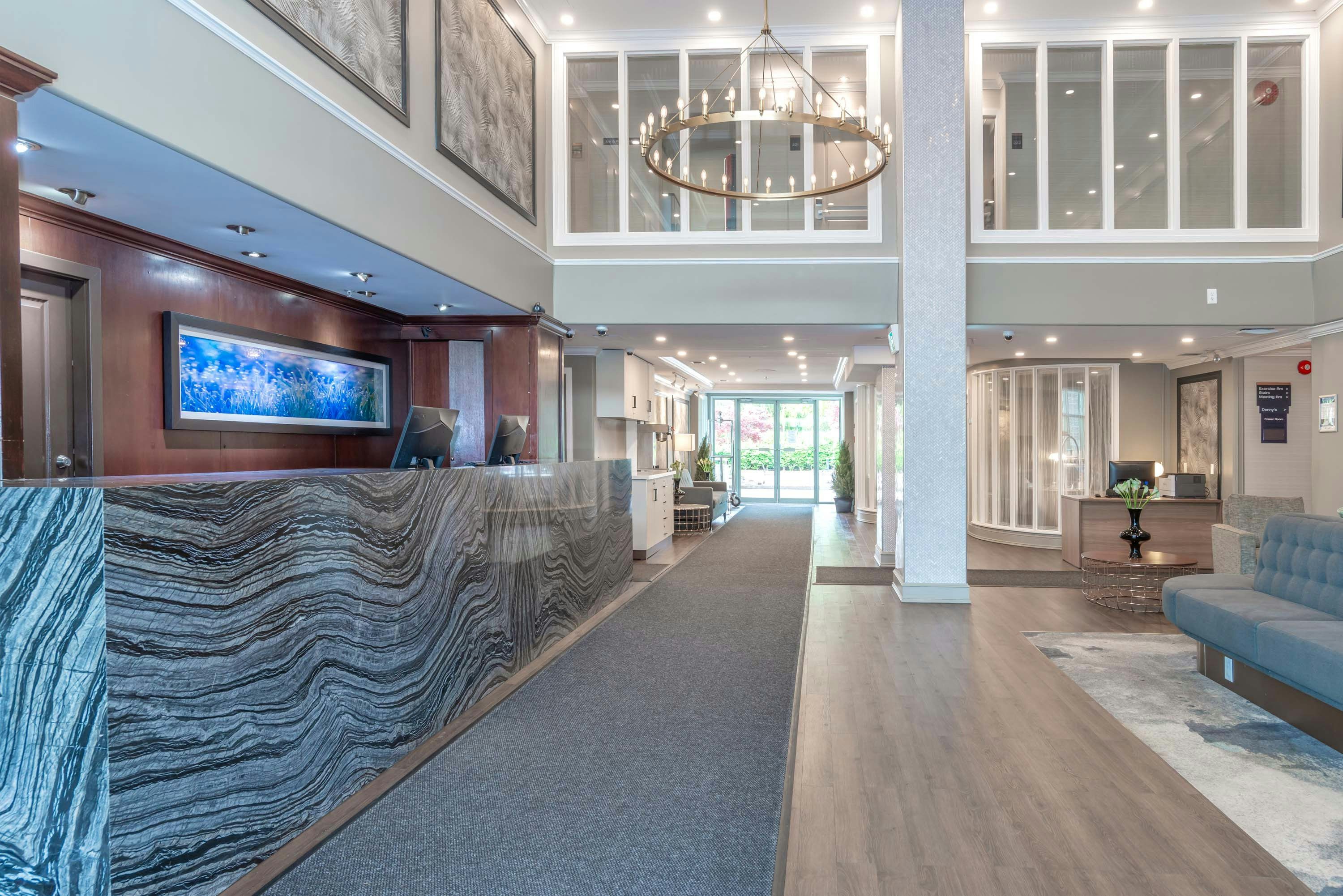 Sandman Hotel Langley - Langley - Salónek