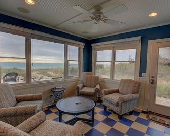 Cathead Bay Sandcastle, Northport, Lake Michigan(Direct Beach Access). - Northport - Sala de estar