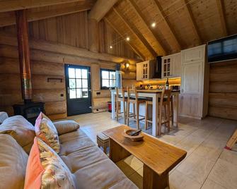 Naturstammhaus Tollensesee - Gross Nemerow - Huiskamer
