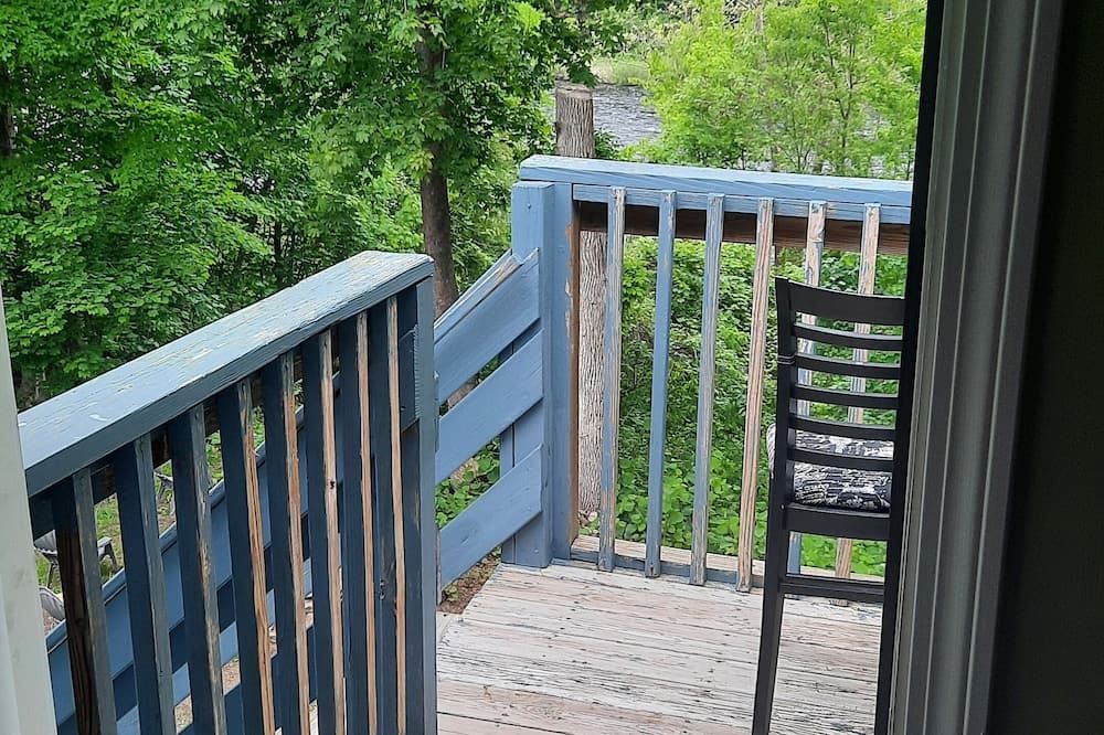 Riverfront 2 floors 2 Bedrooms