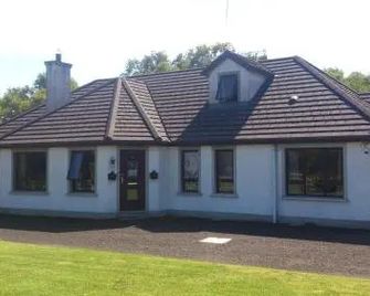 Glen Lodge - Ballymoney - Edificio