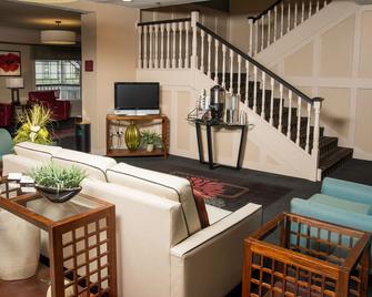 نورثفيلد إن سويتس آند كونفرانس سنتر - سبرينغ فيلد - غرفة معيشة