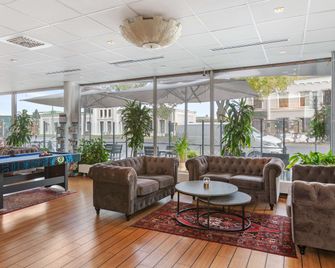 شور هوتل باي بست ويسترن سيتي جونكوبينج - جونكوبينغ - ردهة