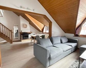 Cosy appartement lumineux et spacieux à Charmey - Val-de-Charmey - Wohnzimmer