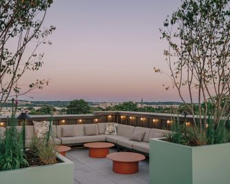 Hotel Heron Alexandria Old Town, Curio Collection by Hilton - אלכסנדריה - מרפסת