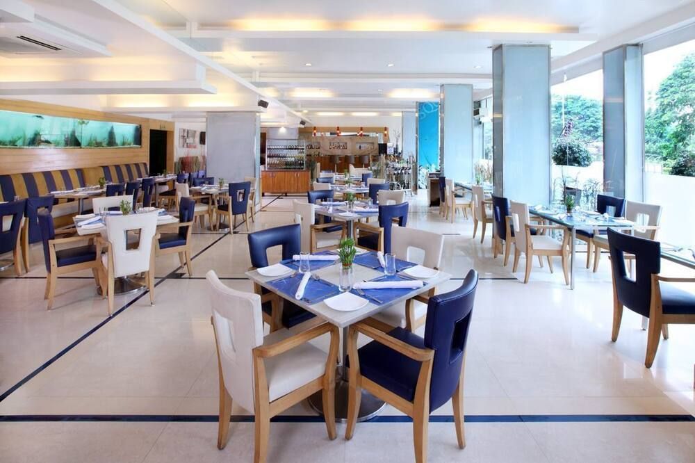 Yogi Metropolitan - נבי מומבאי - מסעדה