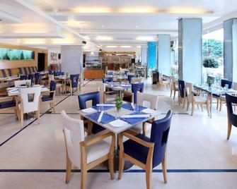 Yogi Metropolitan - נבי מומבאי - מסעדה