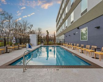 Home2 Suites by Hilton Lake Jackson - Lake Jackson - Piscina