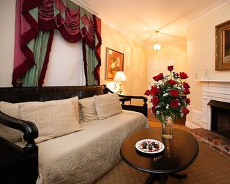 Monmouth Historic Inn - Natchez - Salon