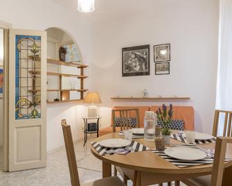 Nice, quiet and comfortable apartment located in an elegant district in the city center - Roma - Sala pranzo