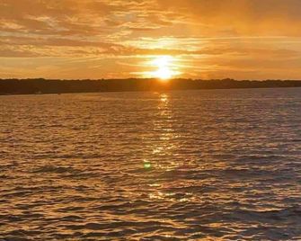 Solomons Island 6br Family Getaway - Solomons - Vista del exterior