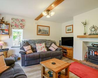Kavieng - Crickhowell - Living room