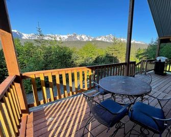 Mountaintop Cabin Seward - Bear Creek - Balcony