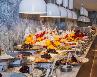 Kleopatra Dreams Beach Hotel - אלניה - בופה