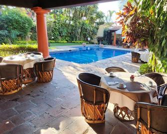Hotel Casa Colonial - Adults Only - קוארנאבאקה - בריכה